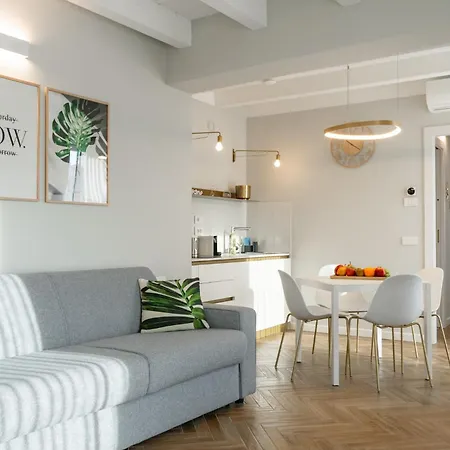 Homethirtyfour Apartment *